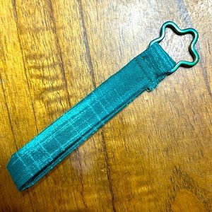 ⭐️FREE⭐️NEW Iridescent Star Keychain Fob